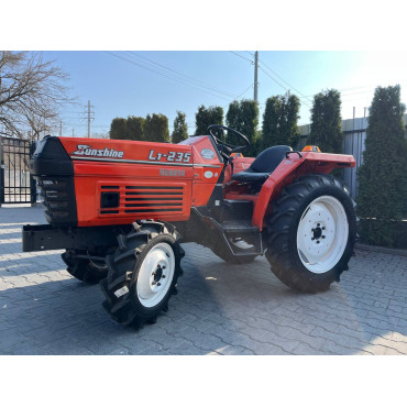 Kubota L-1 235