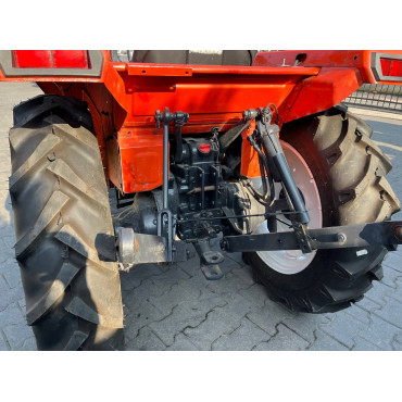 Kubota L-1 235