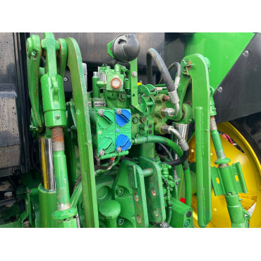John Deere 6230