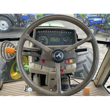 John Deere 6230