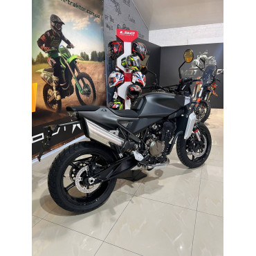 Мотоцикл Husqvarna Svartpilen 801