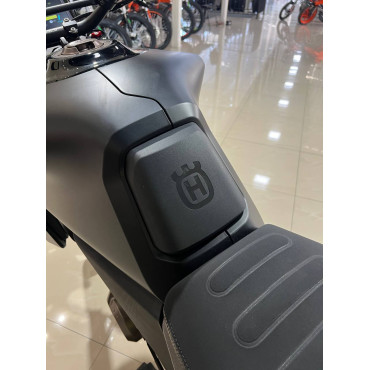 Мотоцикл Husqvarna Svartpilen 801
