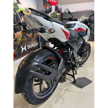Мотоцикл BAJAJ Pulsar NS200