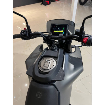 Мотоцикл Husqvarna Svartpilen 401