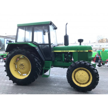 John Deere 3130
