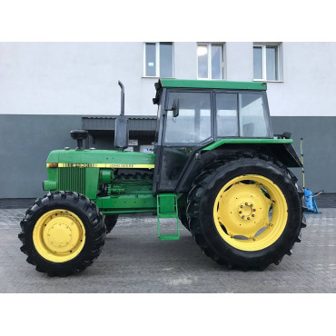 John Deere 3130