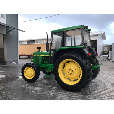 John Deere 3130