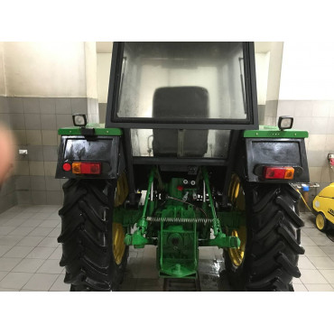 John Deere 3130
