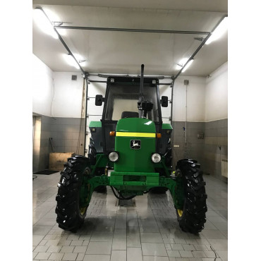 John Deere 3130