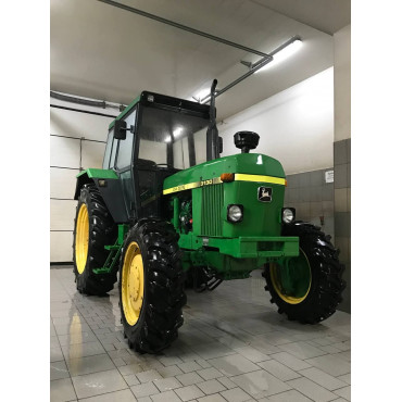 John Deere 3130